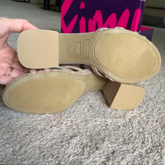 Fioni Block Heel Sandal Size: 7 - Picture 7 of 14